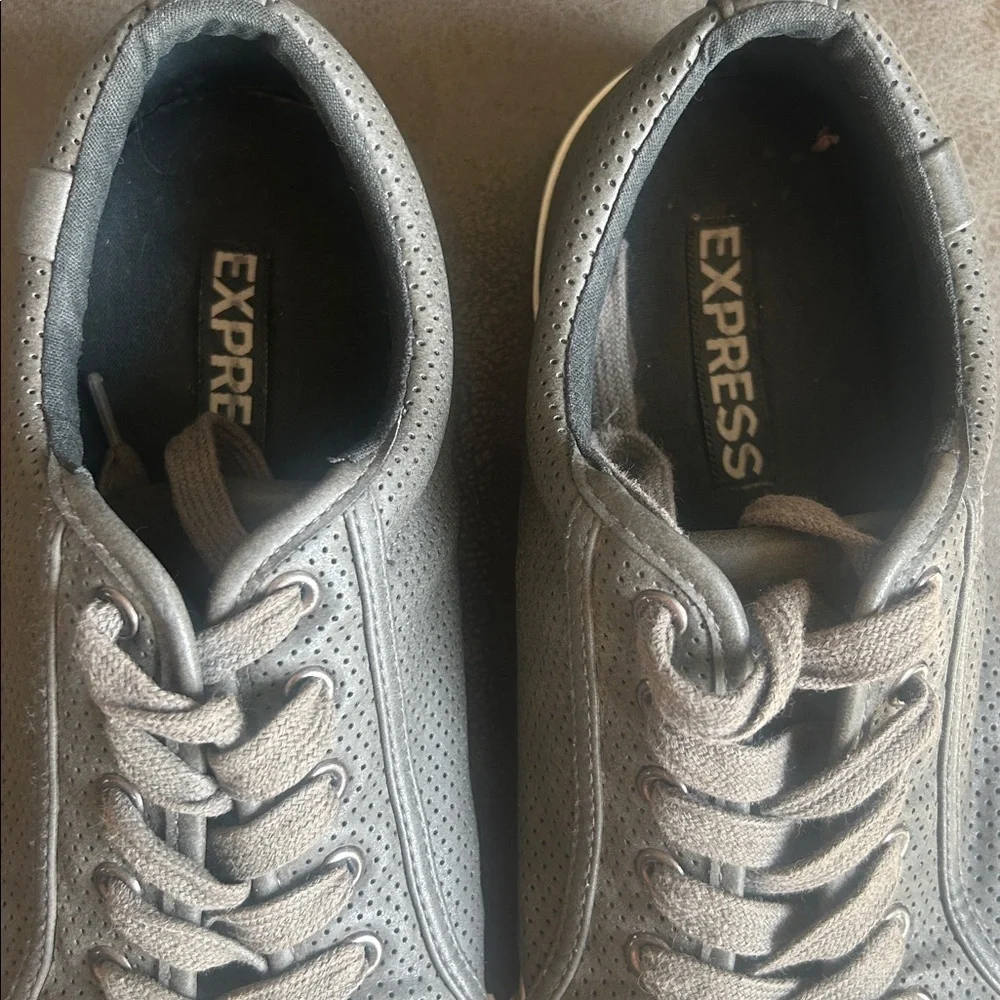 Y2K Men’s Express Lace Up Gray Sneakers Size 10